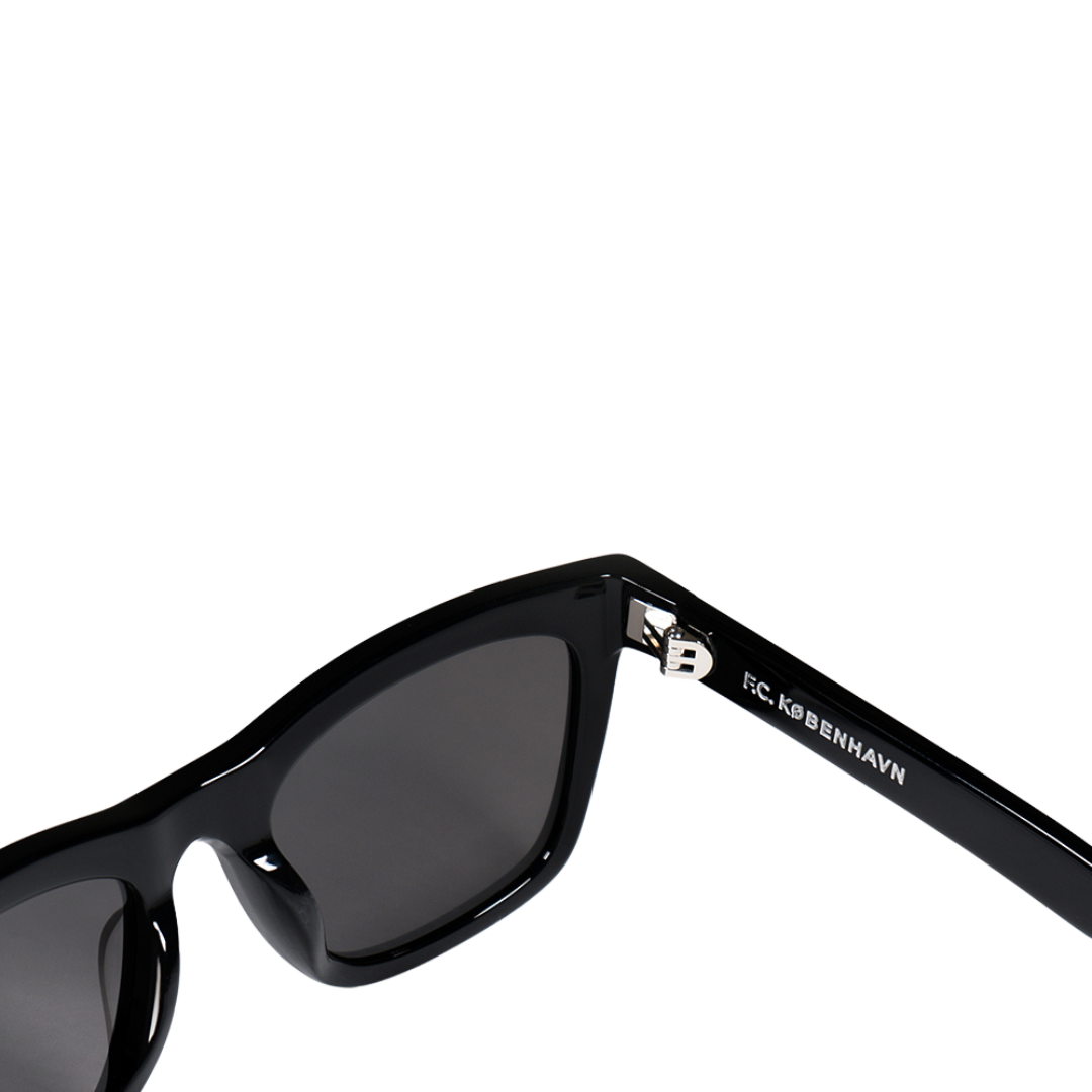 MessyWeekend x FCK Solbrille Løven